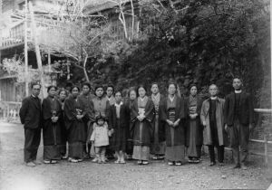 九州　集合写真　九州教区聖職、信徒:日にち不明:教区事務所にあった写真