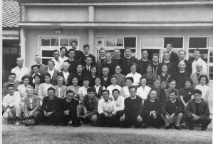 集合写真　教区教役者修養会　オリンピア　八代斌助師:1954/9:教区事務所にあった写真