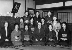 神戸昇天教会　婦人伝道師たち　ボールズ　ホームズ　パーカー:日にち不明:覚前師提供の古い写真