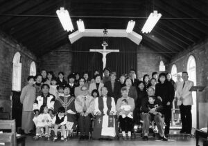 松山聖アンデレ教会　主教巡回:2000:集合写真　古本純一郎　藤井　松山聖アンデレ教会蔵