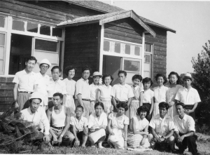 聖公会垂水センターにて　姫路顕栄教会の人たちと:1952/8/10:集合写真　児玉　児玉師寄贈・資料室蔵