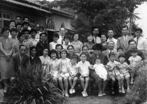 神戸聖ペテロ教会　教会記念日:1958/6/29:集合写真　児玉　児玉師寄贈・資料室蔵